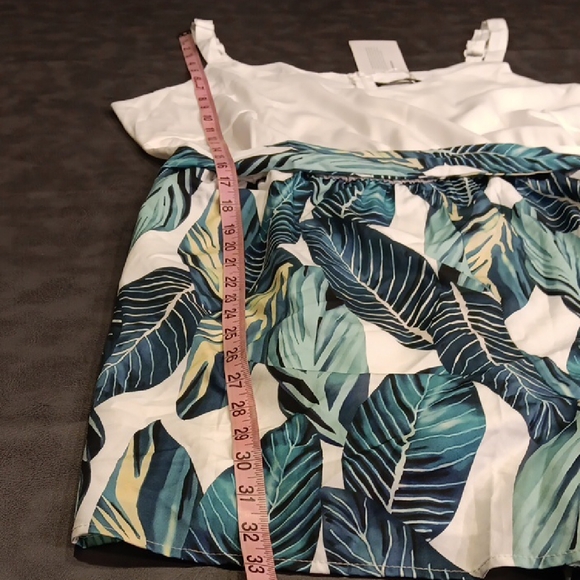 NWT. BloomChic White/Blue Tropical Leaf Print and White Cami Romper Side Tie - Picture 12 of 12